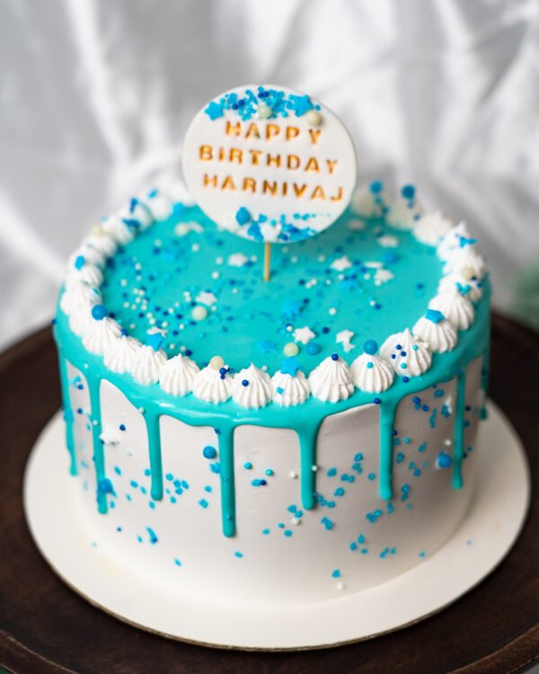 Drip Cake Harvi's BakeHouse