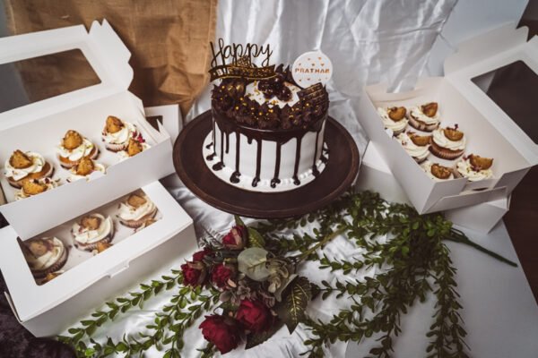 Get Stylish Black Forest And Cupcakes - Full Vibes